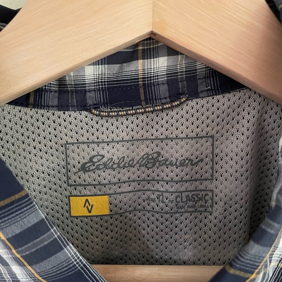 Eddie Bauer Short Sleeve Button Down - Mens Large - Picture 5 of 7